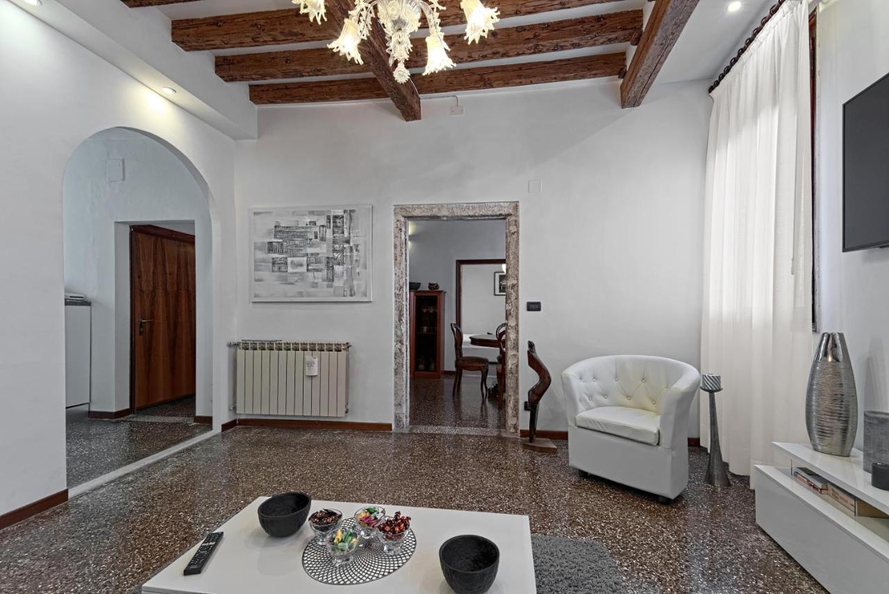 Ca' Alessandro Apartment Venesia Bagian luar foto