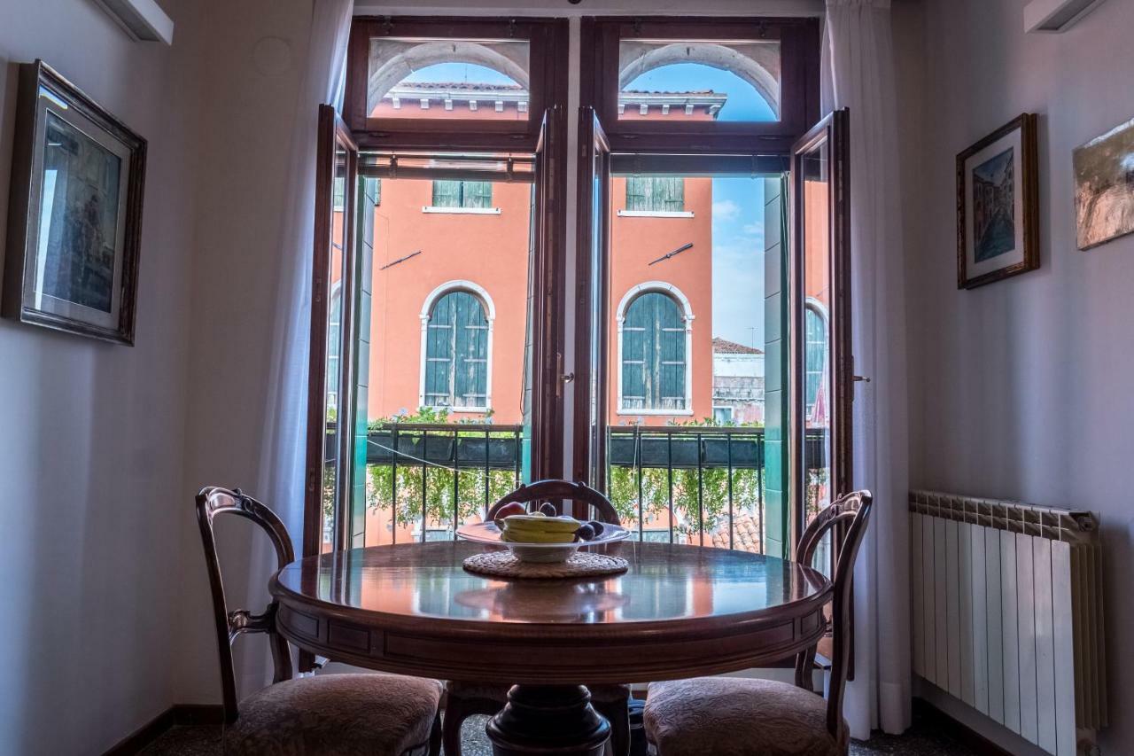 Ca' Alessandro Apartment Venesia Bagian luar foto