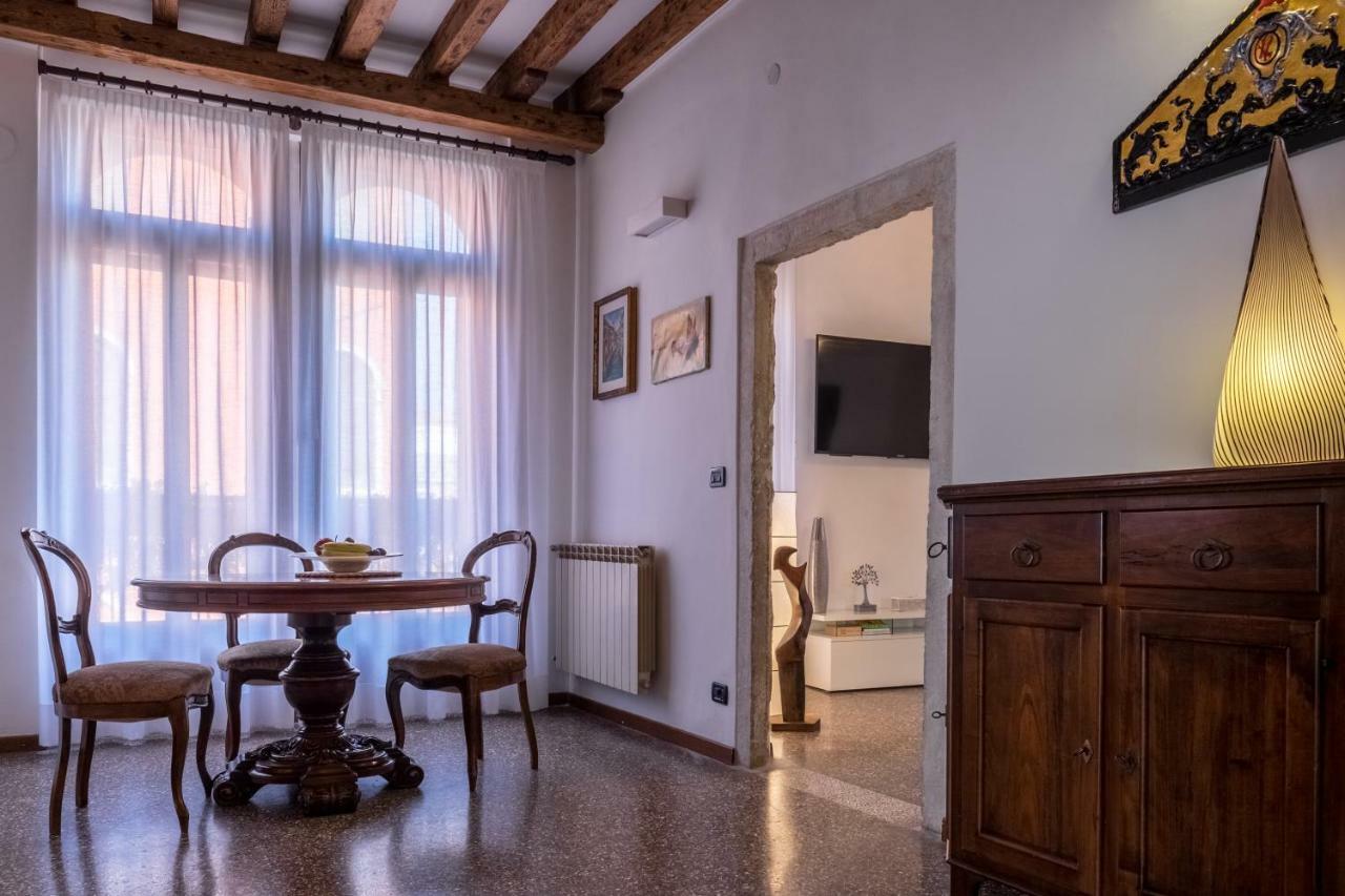 Ca' Alessandro Apartment Venesia Bagian luar foto
