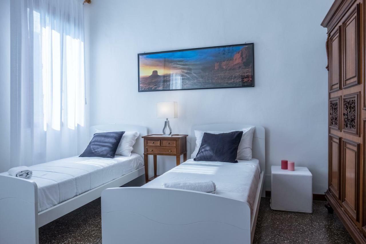 Ca' Alessandro Apartment Venesia Bagian luar foto